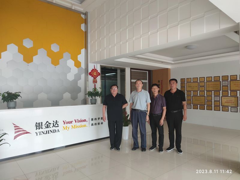 衛輝市總工會與作家協會到銀金達聯合采訪勞模事跡